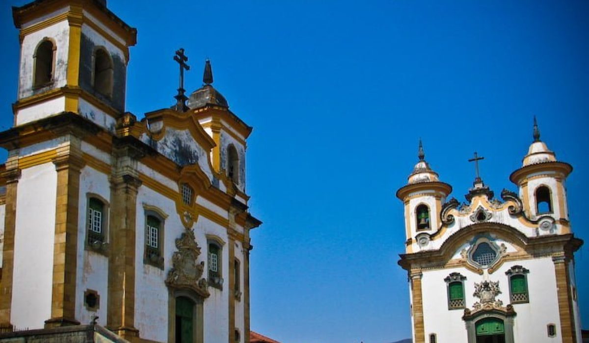 Aluguel de van em Mariana